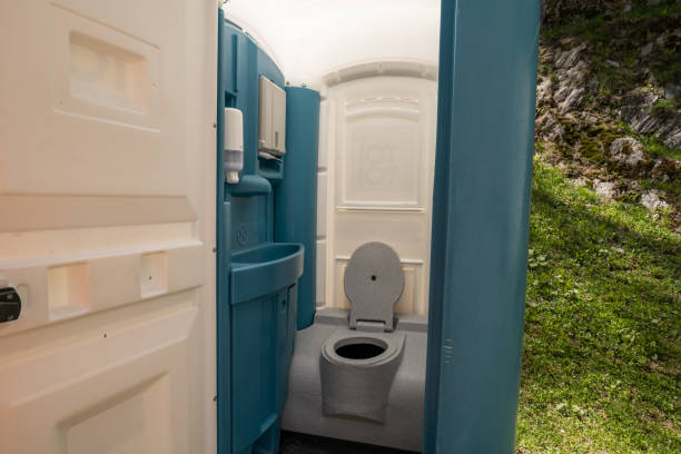 Best Portable restroom trailer rental  in Clarkdale, AZ